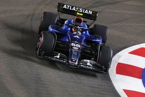 Albon et Sainz disqualifi&eacute;s &agrave; Singapour