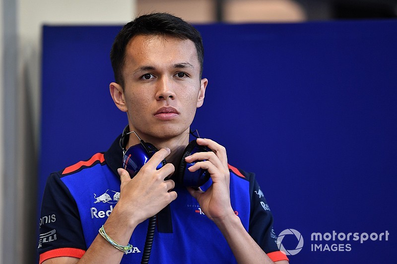Albon maakt startnummer voor Formule 1 bekend