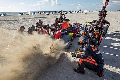 Галерея: неймовірні пригоди Ферстаппена та Red Bull в Америці