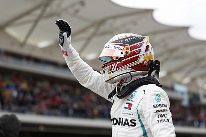 US GP: Hamilton beats Vettel to pole by 0.061s