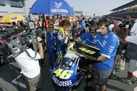 Qatar 2004 - cuando Valentino Rossi tuvo que salir penúltimo por castigo