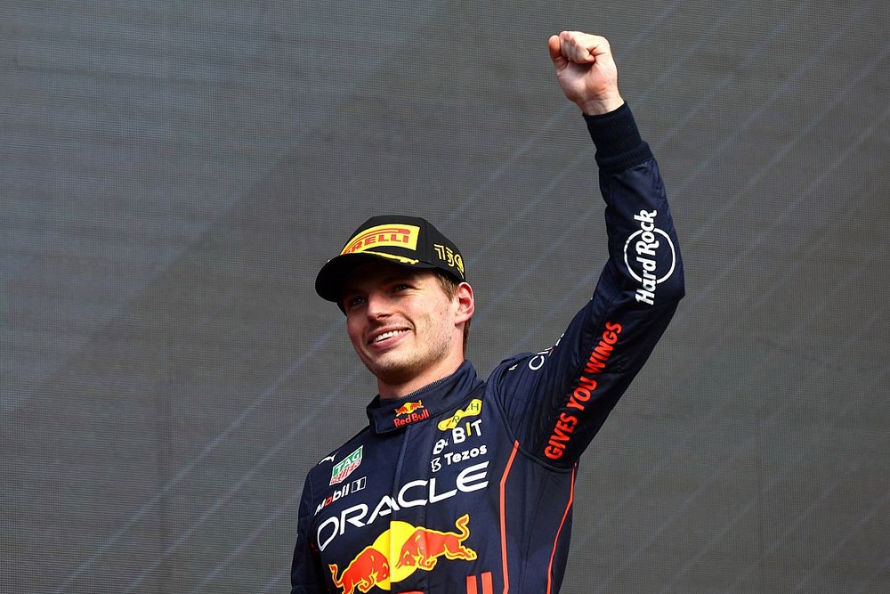 Podio: ganador de la carrera Max Verstappen, Red Bull Racing