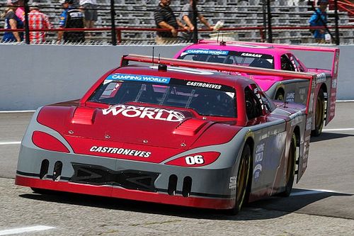 Helio Castroneves vence na estreia do SRX em 2022