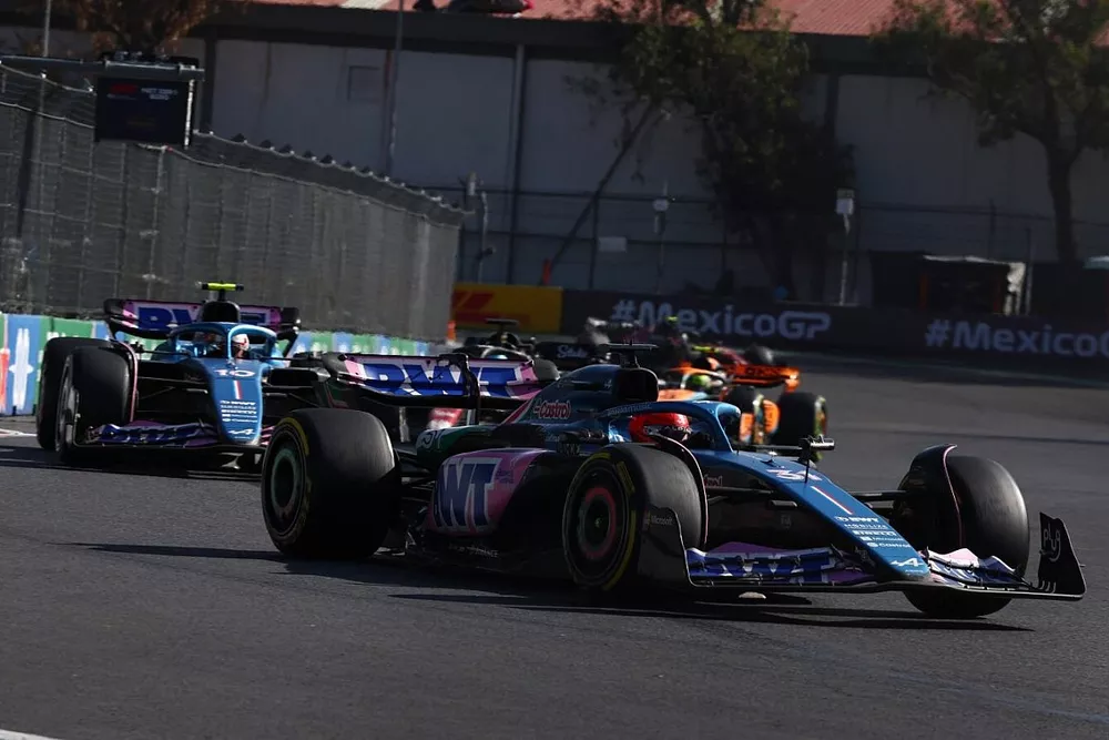 Esteban Ocon, Alpine A523, Pierre Gasly, Alpine A523