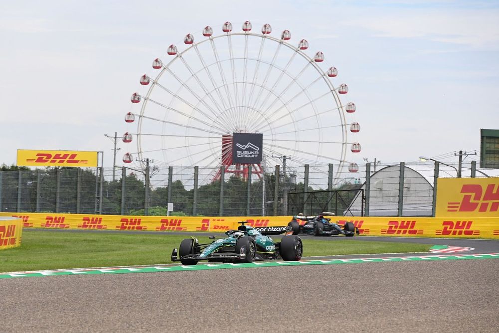 Lance Stroll, Aston Martin AMR23, George Russell, Mercedes F1 W14
