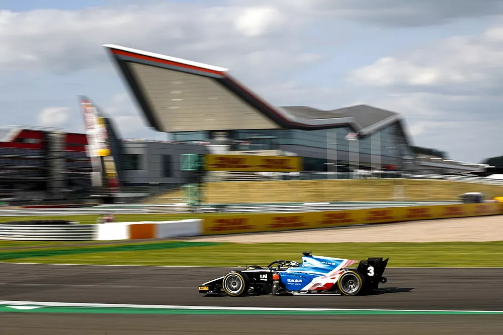 Guanyu Zhou, Uni-Virtuosi Racing