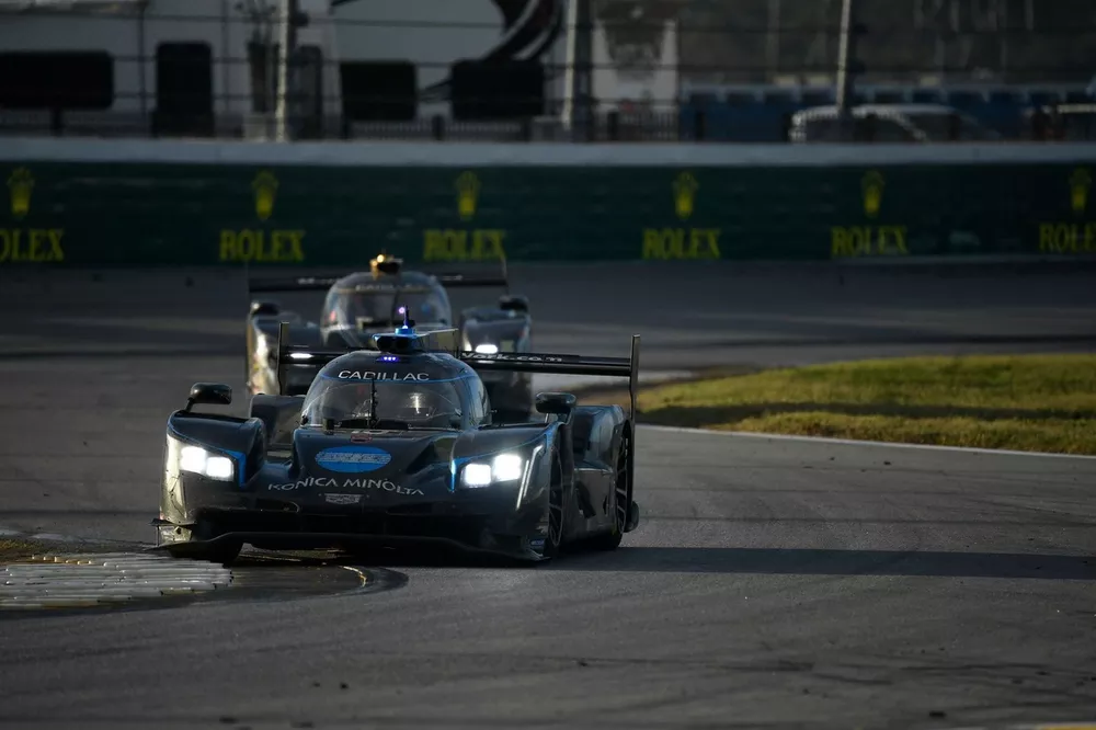 #10 Wayne Taylor Racing Cadillac DPi-V.R. Cadillac DPi, DPi: Renger Van Der Zande, Ryan Briscoe, Scott Dixon, Kamui Kobayashi