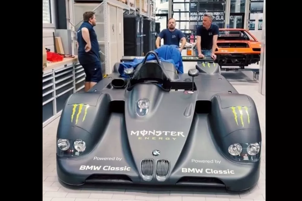 BMW V12 LMR Valentino Rossi
