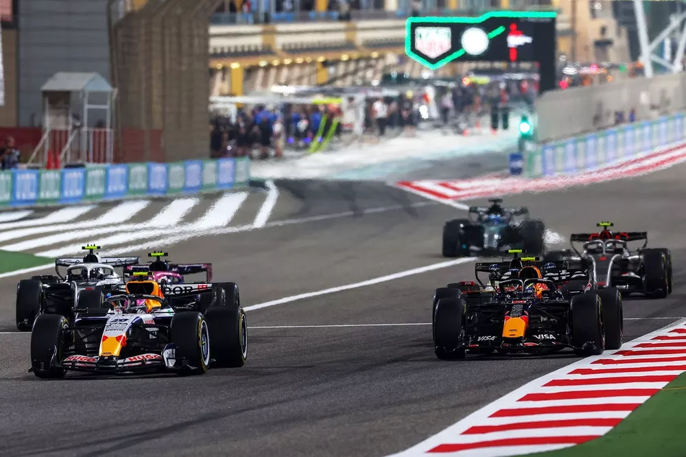 Liam Lawson, Racing Bulls lidera sobre Isack Hadjar, Red Bull Racing