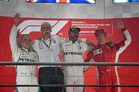 Hamilton gana en una loca carrera en Alemania