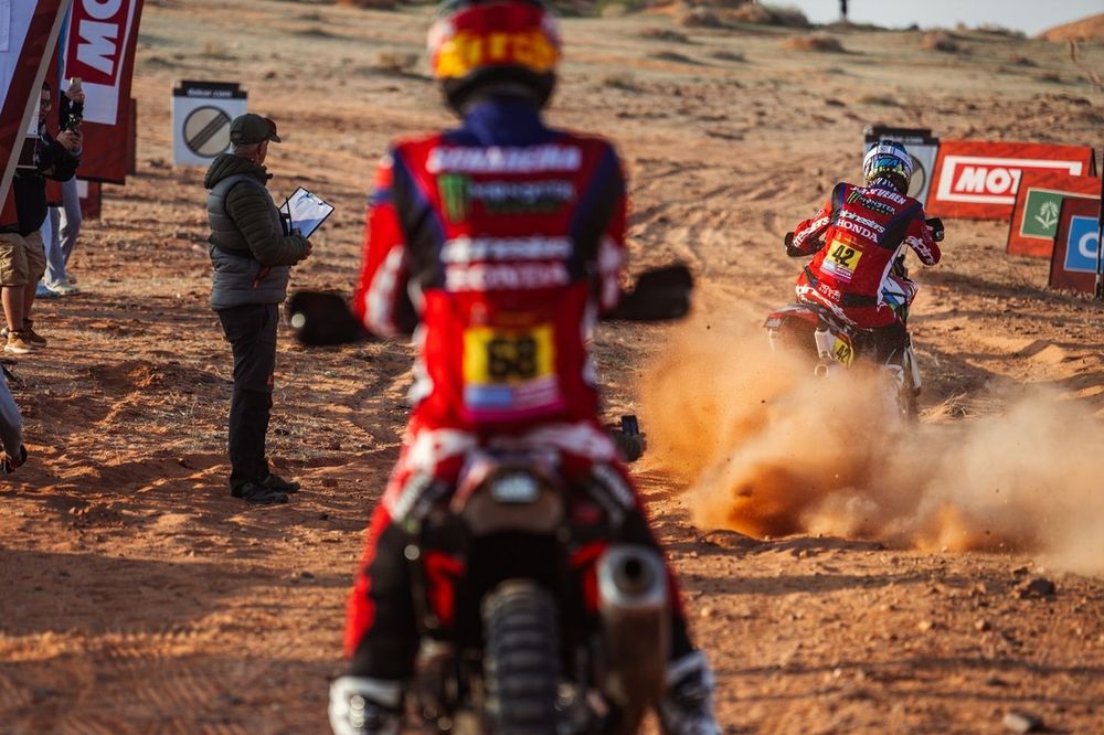 Los pilotos favoritos para ganar el Dakar 2025 en motos