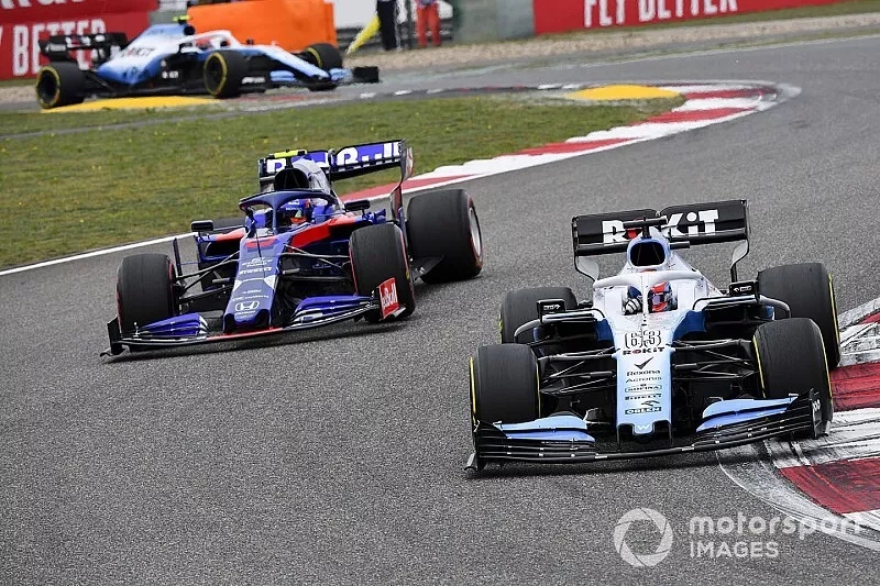 George Russell, Williams Racing FW42, y Alexander Albon, Toro Rosso STR14
