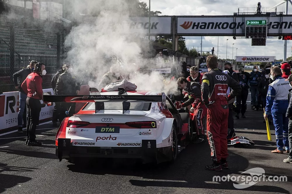 Smoke at the car Ren&eacute; Rast, Audi Sport Team Rosberg