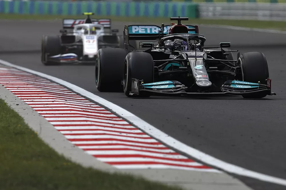 Lewis Hamilton, Mercedes W12, Mick Schumacher, Haas VF-21