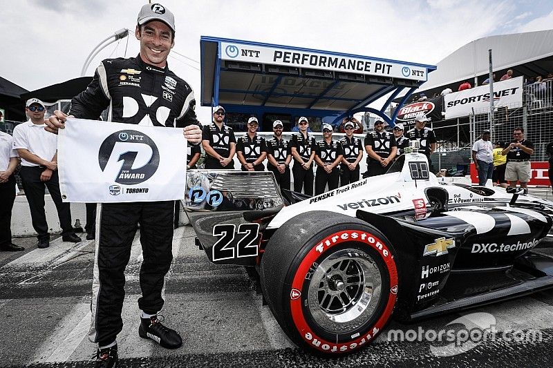 Pole Award winner Simon Pagenaud, Team Penske Chevrolet