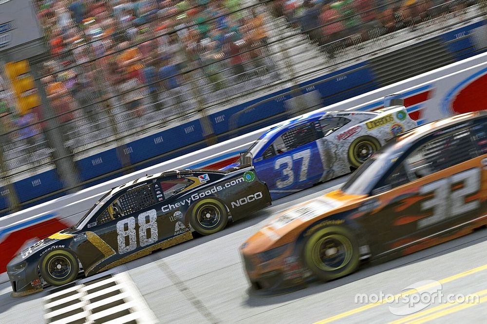 Alex Bowman gana, venciendo a Corey LaJoie y Ryan Preece