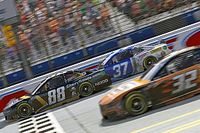 VIDEO: Jeff Gordon sufre accidente en su regreso a NASCAR