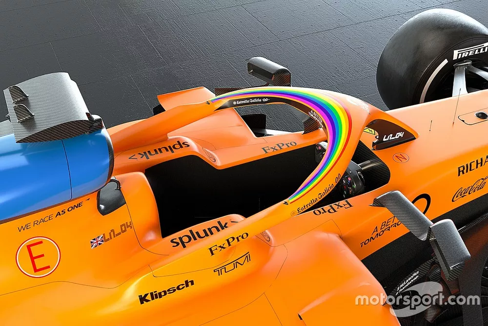 McLaren MCL35 con il logo dell'Iniziativa #WeRaceAsOne