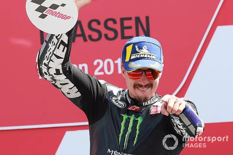 Podio: ganador Maverick Vi&ntilde;ales, Yamaha Factory Racing
