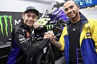 Rossi finaliza detalhes para troca de máquinas com Hamilton