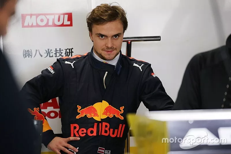 Lucas Auer B-Max Racing team）