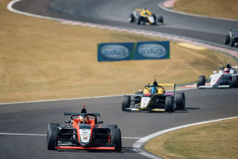 F4 Brasil no Velocitta