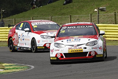 MG signs Smith and Lloyd for 2017 BTCC season