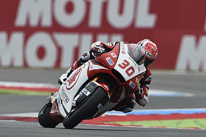 Assen Moto2: Nakagami fights through for maiden win