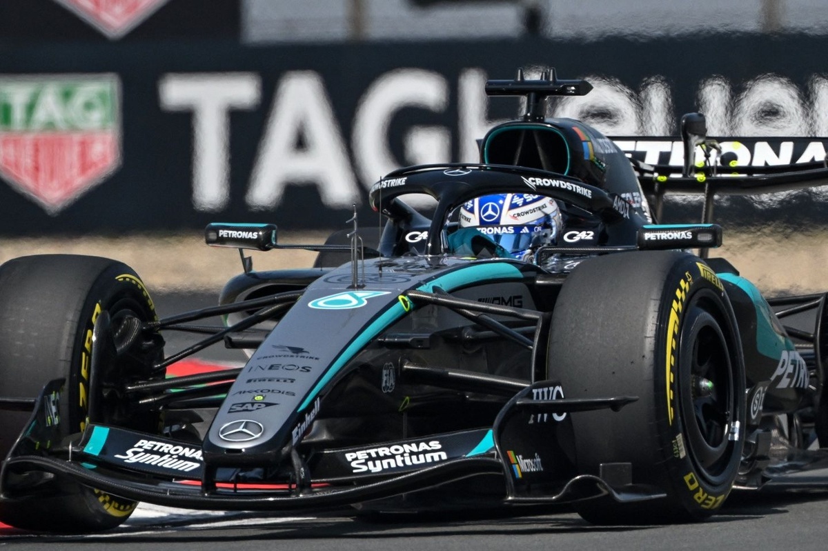 F1: Com "carro ótimo", Russell comemora pole na sprint da China; Antonelli vê espaço para melhora