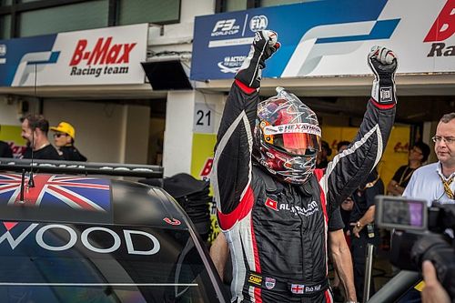 El Rey de Macao, Rob Huff, vuelve a ganar