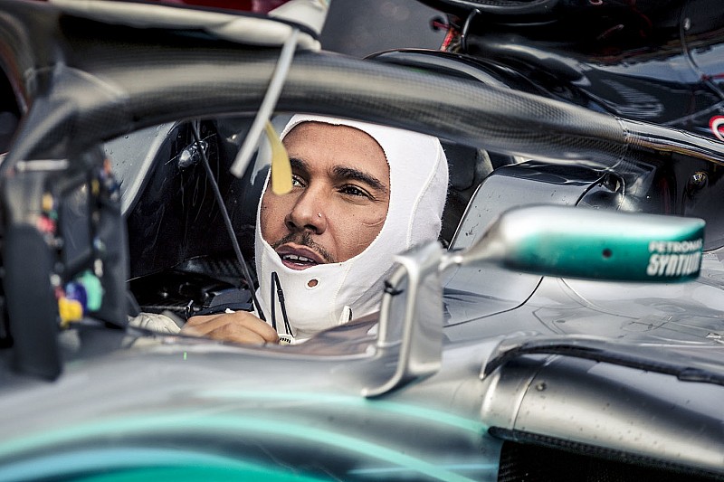 Hamilton jövőre távcsöveket fog árulni a Francia Nagydíjon