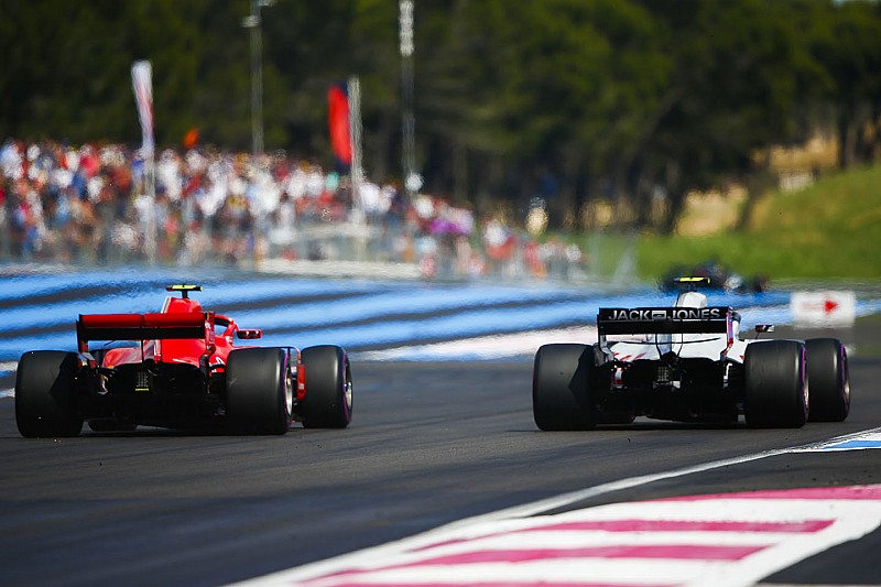 Így kerülte ki Räikkönen a sérült Red Bullt a Francia Nagydíjon: videó