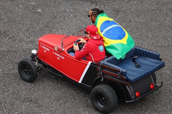 Leclerc y Hamilton responden a las críticas de Elkann, cabeza de Ferrari