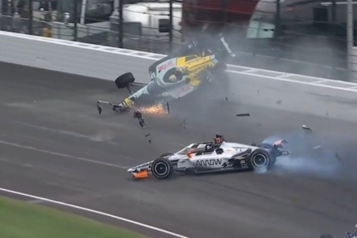 Vídeo: fuerte accidente de Rossi, O'Ward y Grosjean en los entrenos de la Indy 500