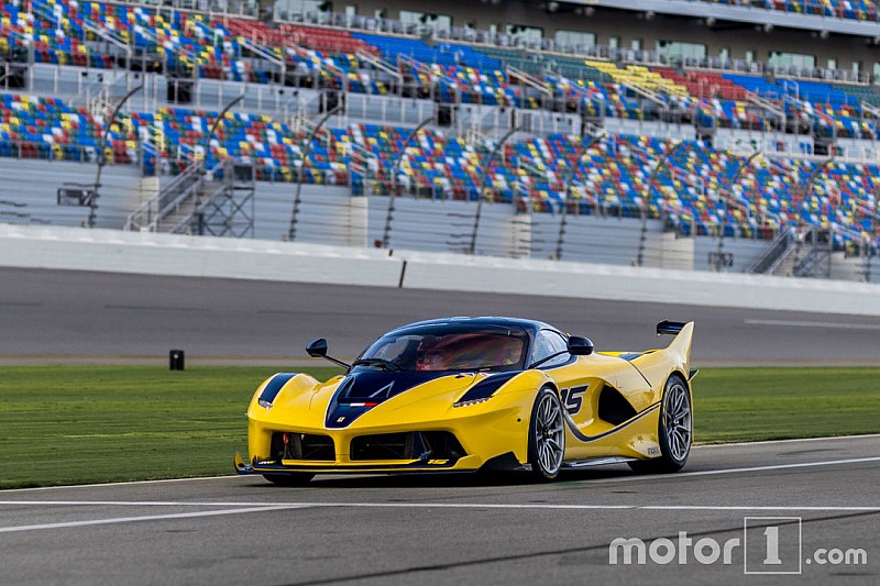Photos - La Ferrari FXX K de Christine Sloss