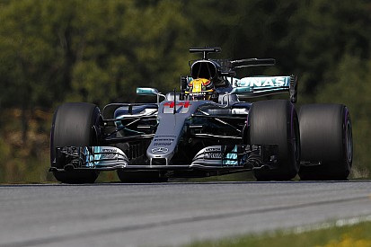 Formel 1 2017 in Spielberg: Mercedes vor Red Bull Racing im 1. Training