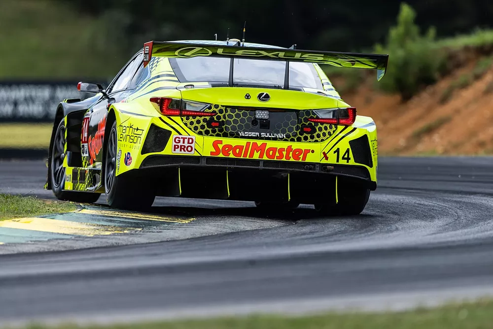 #14 VasserSullivan Lexus RC F GT3: Jack Hawksworth, Ben Barnicoat