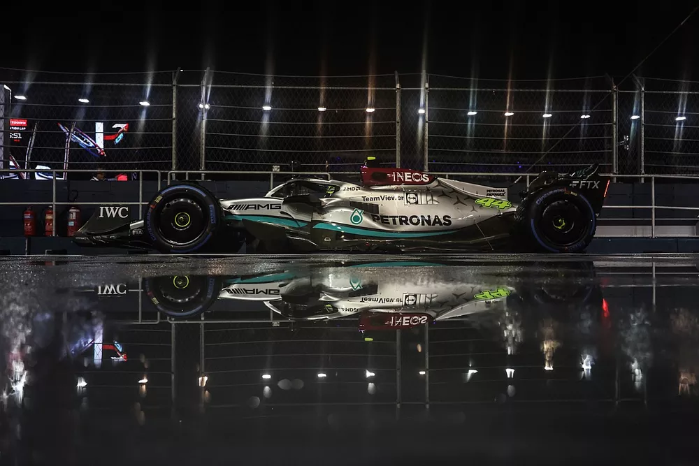 Lewis Hamilton, Mercedes W13