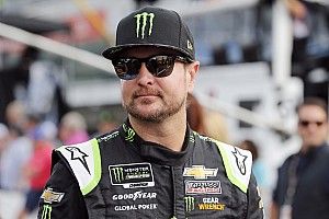 Kurt Busch lidera pr&aacute;ctica final en Las Vegas y Su&aacute;rez 8&deg;