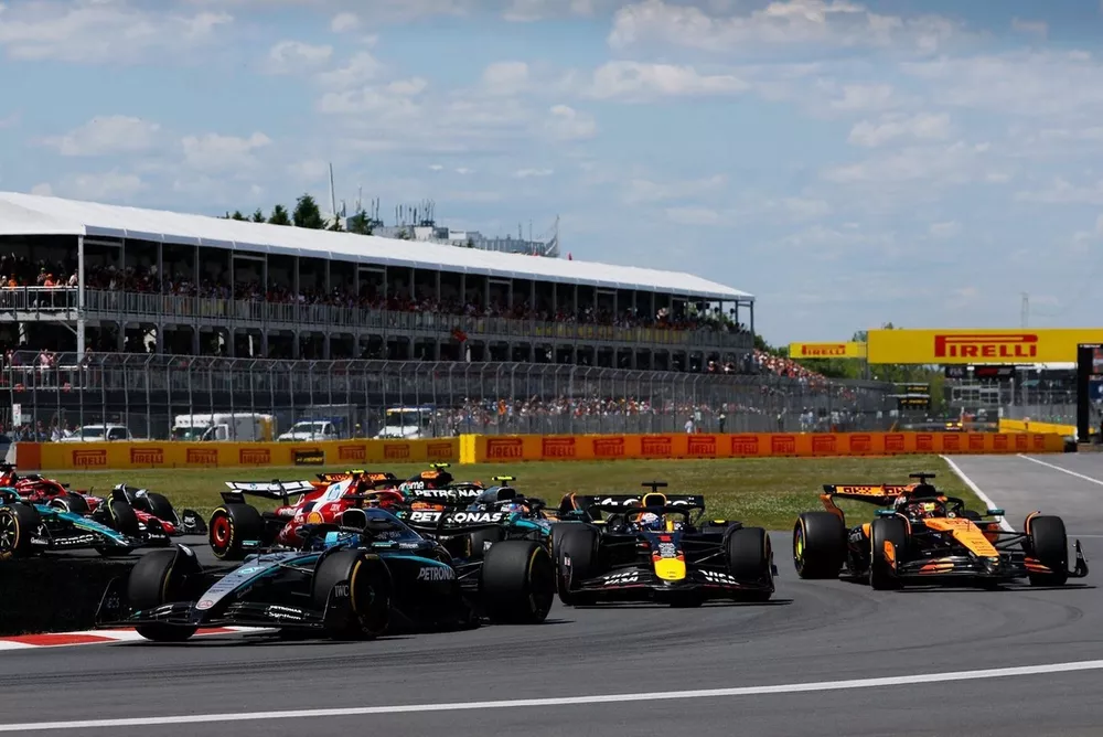 Oscar Piastri, McLaren, Max Verstappen, Red Bull Racing, George Russell, Mercedes