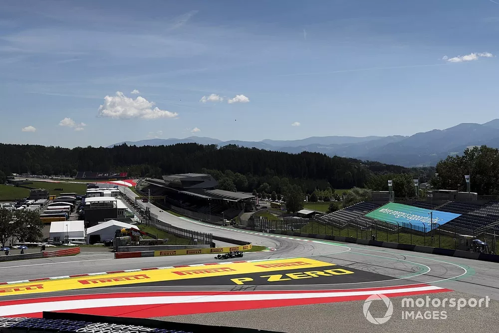 Lewis Hamilton, Mercedes F1 W11 EQ Performance