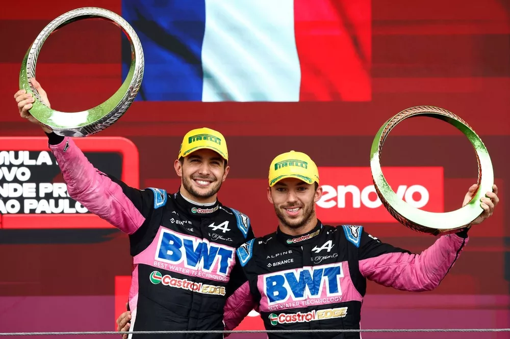 Esteban Ocon, Alpine F1 Team, 2e positie, Pierre Gasly, Alpine F1 Team, 3e positie, op het podium
