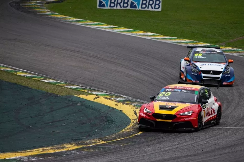 Galid Osman e Caca Bueno; TCR South America