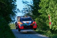 WRC Croacia: Neuville y Evans comparten liderato tras ocho etapas
