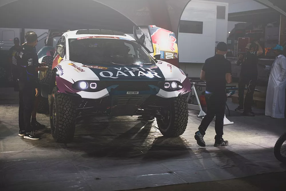 #200 Nasser Racing Prodrive Hunter