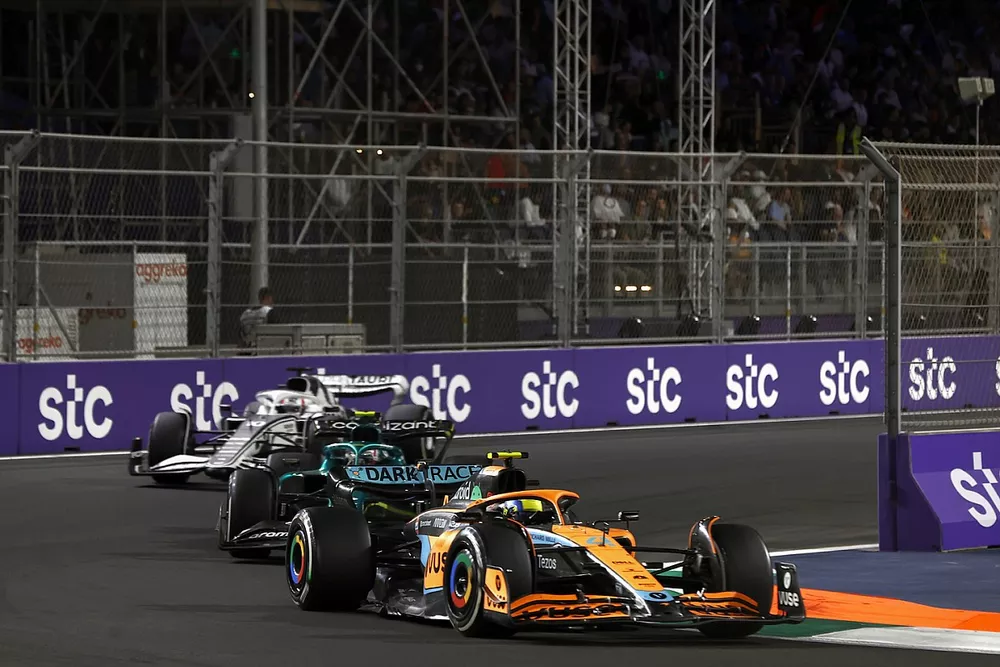 Lando Norris, McLaren MCL36, Nico Hulkenberg, Aston Martin AMR22, Pierre Gasly, AlphaTauri AT03