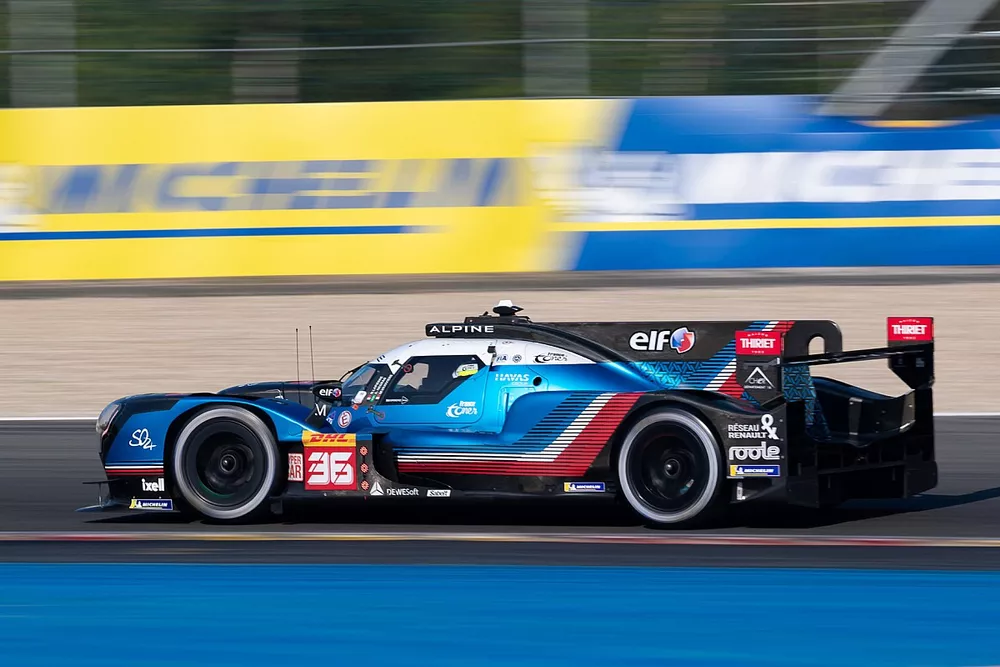 #36 ALPINE ELF TEAM - Alpine A480 - Gibson: Andre? Negra?o, Matthieu Vaxiviere,  Nicolas Lapierre