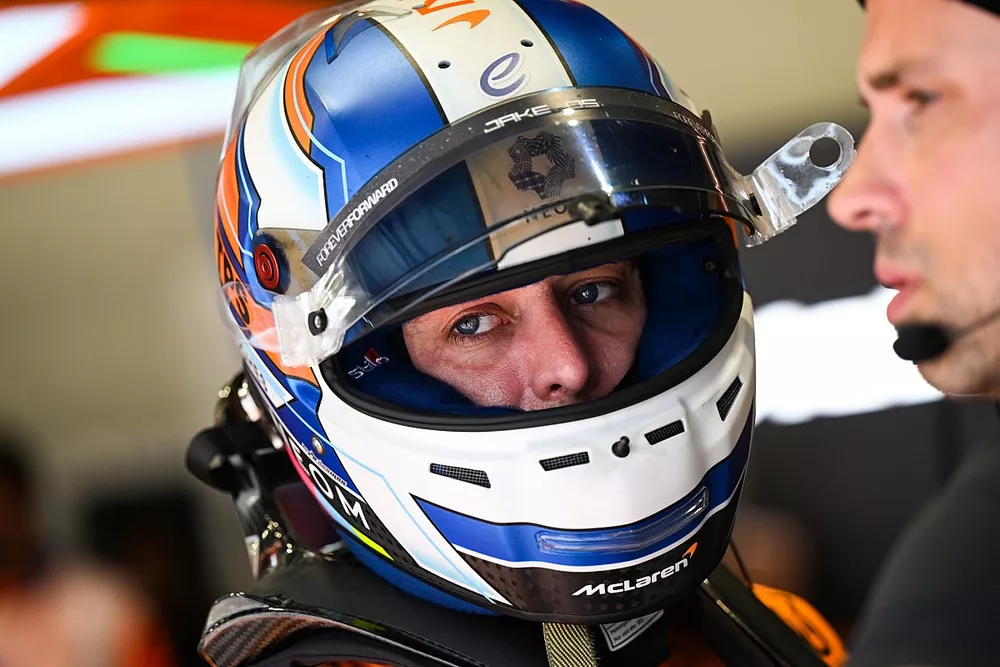 Jake Hughes, McLaren