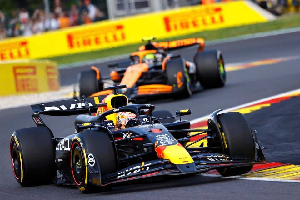 Max Verstappen, Red Bull Racing RB20, Lando Norris, McLaren MCL38