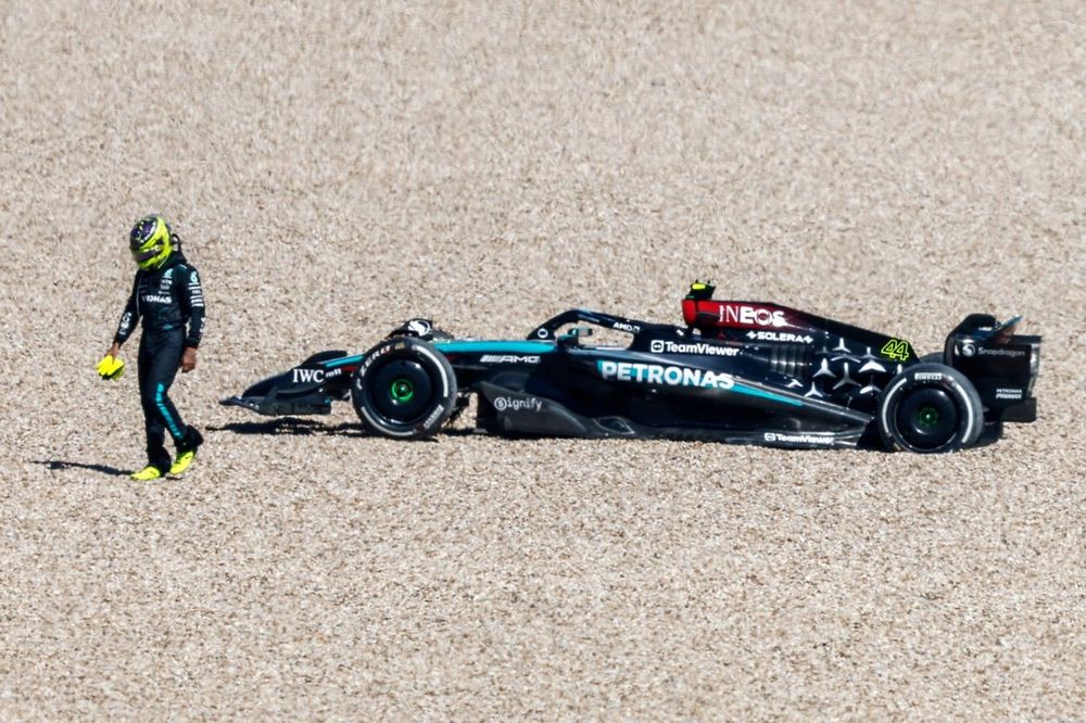 Lewis Hamilton, Mercedes F1 W15, abandona en Austin tras un trompo